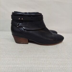 Clarks Booties Womens 10M Ankle Boots Heels Black Leather Buckle Zip